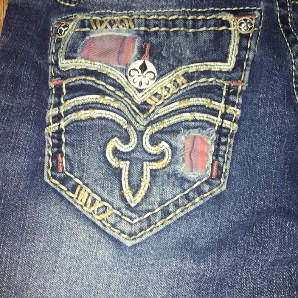 Rock revival straight fit jeans